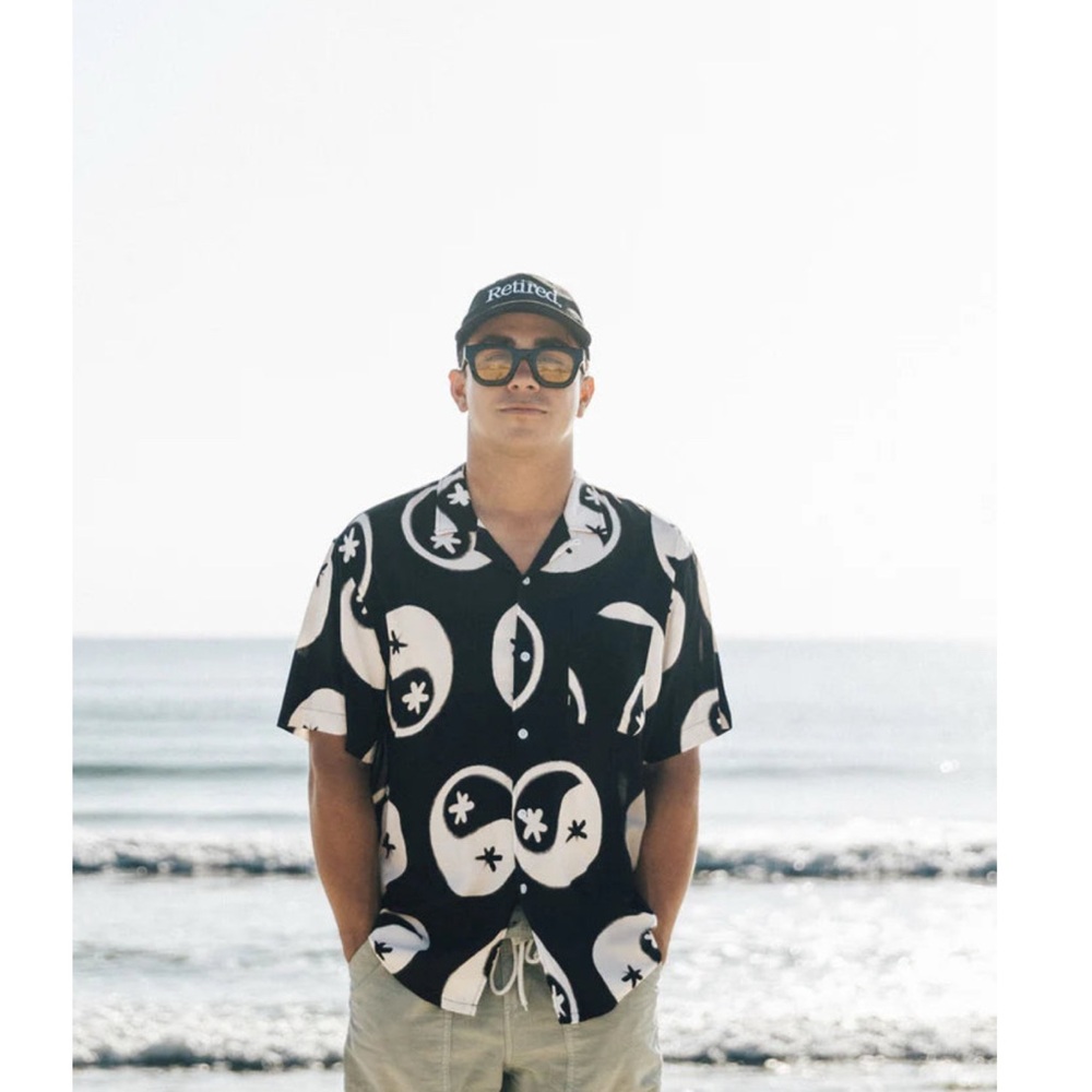 YANG SHORT SLEEVE BUTTON UP